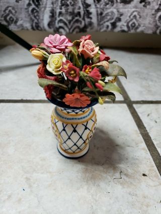 Mini Vase With Decorative Flowers 4