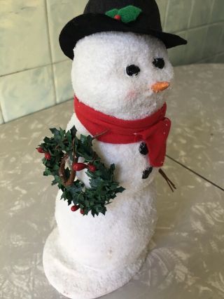 Byers Choice Large 10 " Snowman With Red Scarf And Black Hat Holding Wreath
