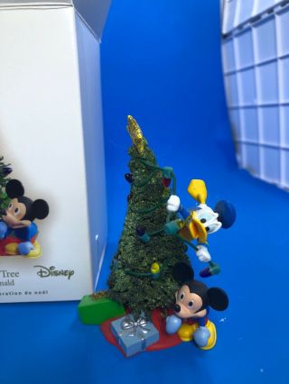 Hallmark Christmas Ornament Disney Mickey And Donald TRIMMING THE TREE 2007 2