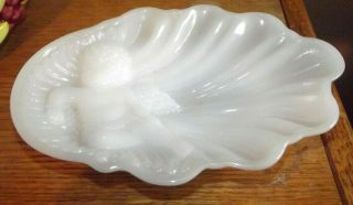 Avon Milk Glass Vintage Cherub Angel Cupid Soap Dish - Trinket Ring Candy Dish