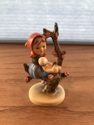 Hummel Figurine,  Hum 141 3/0,  " Apple Tree Girl " 1960,  4 - 4 1/4 "
