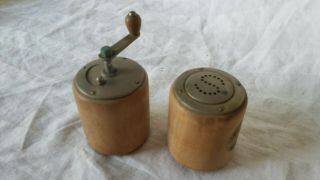 Vintage Wooden w/ Metal Insides - Top Salt and Grinder Pepper Shakers 4