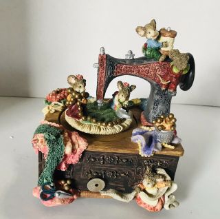 Sewing Machine Music Box With Mice Plays " My Favorite Things " Resin Turntable