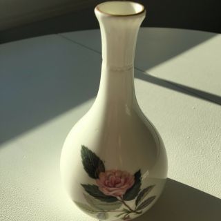 Vintage Wedgwood Hathaway Rose Bud Vase Flower Floral Made in England Bone China 2