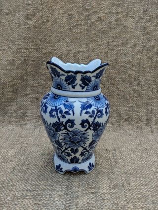Blue and White Floral Ceramic Porcelain Vase Hand - painted Scalloped Top Bottom 2
