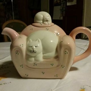 Clay Art Teapot Catnap Series Pink/white Made In The Philippines 30 Oz