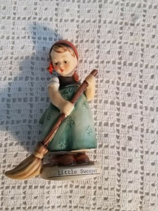 Little Sweeper Hummel,  171 Tmk - 3 Figurine