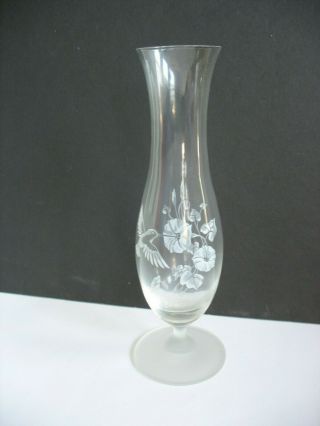 Vintage Avon 24 Lead Crystal Hummingbird Flowers 9 1/8” Frosted Footed Bud Vase