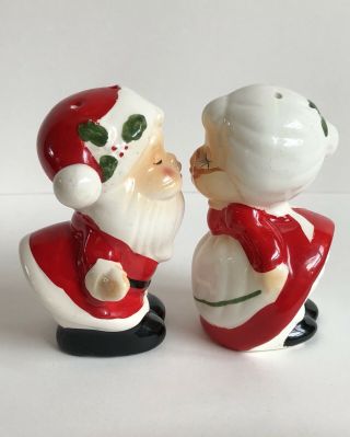 Vintage Kissing Santa And Mrs Claus Salt And Pepper Shakers Christmas