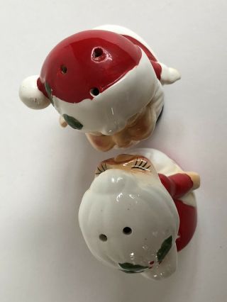 Vintage Kissing Santa And Mrs Claus Salt And Pepper Shakers Christmas 5
