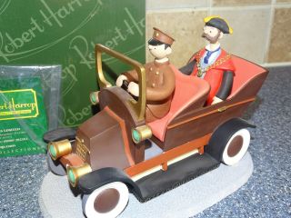 ROBERT HARROP CAMBERWICK GREEN THE MAYOR AND PHILBY IN THE MAYORAL CAR CG68 2