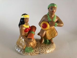 Hawaiian Man And Woman Wearing Grass Skirt Salt & Pepper Shakers
