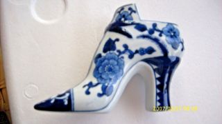 VINTAGE BLUE AND WHITE DELFT STYLE SHOE 4