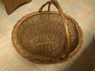 Vintage.  Woven Wicker Gathering Market Basket with Double Swing Handles 2
