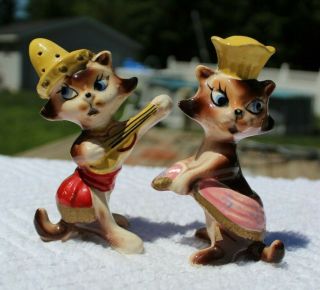 Vintage Anthropomorphic Cats Dancing Salt And Pepper Shakers - Japan