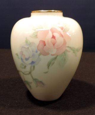 6.  5in Lenox Chatsworth Rounded Vase Pink Roses Green Leaves Gold Trimmed Usa