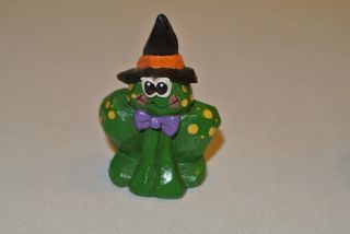 Eddie Walker Green Frog Black Orange Witch Hat Halloween Midwest Cannon Falls