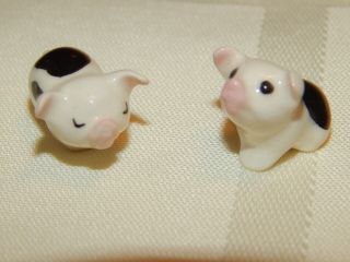 Hagen Renaker Set Of Two Miniature Pigs Piglets Sitting And Standing
