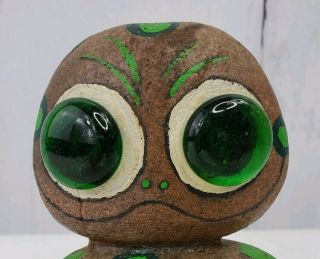 90 ' s Green Eyed Alien Arizona Hippie Pet Rock Painted Rock Figurine Pop Art 2