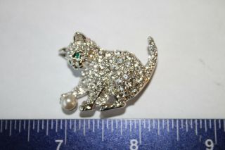 Swarovski Crystal Kitten Cat Pin With Pearl Ball Toy Wow Look