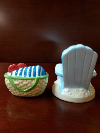 Vintage salt and pepper shakers 1275 Beach Chair and Bag Flip Flops 3