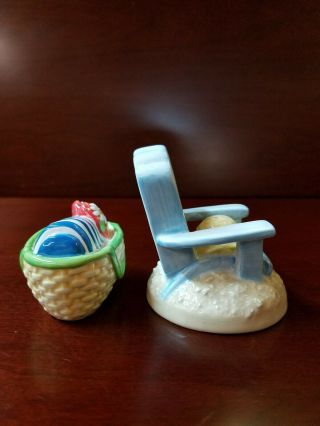 Vintage salt and pepper shakers 1275 Beach Chair and Bag Flip Flops 4