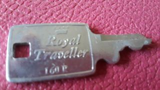 VINTAGE ROYAL TRAVELLER BY SAMSONITE MAKE UP TRAIN CASE TRAVELLING LUGGAGE /KEY 3