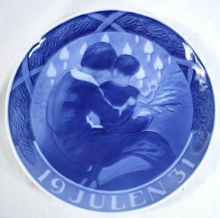 Vintage 1931 Royal Copenhagen Blue And White Christmas Collector Plate,