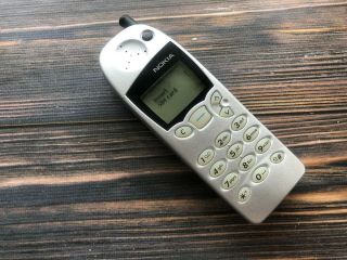 Rare Vintage Nokia 5110 Mobile Cell Phone For Collectors