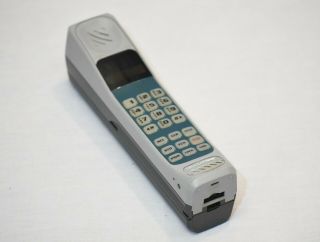 Vintage Motorola Brick Cell Phone Celluar With Battery