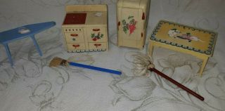 Vintage Renwal Dollhouse Stenciled Kitchen Furniture & More $22.  99