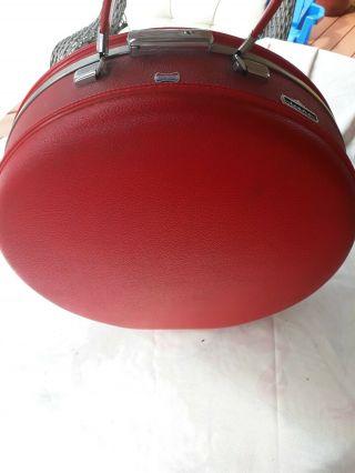 Vintage Red American Tourister Tiara Round Train Suit Case Luggage Carry On