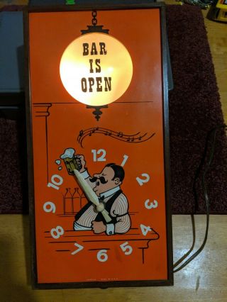Vintage Spartus Bar Is Open Bartender W Mug Wall Clock Beer Sign Light
