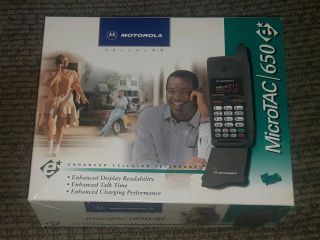 Motorola Microtac 650 Flip Cell Phone Telephone Complete Bundle