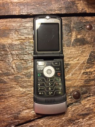 Motorola Razr V3m V3 Verizon Cell Phone Razor Silver Razer Flip