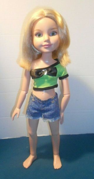 MGA Best Friend Club Doll Green Eyes Blonde Hair 18 
