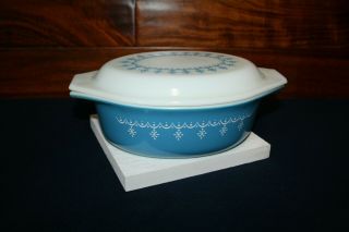 Vintage Pyrex Snowflake Blue Garland Casserole,  Lid Bake Cookware 043 1 1/2 Qt