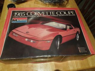 Monogram 1/8 Scale Model Car Kit 1985 Corvette Coupe 2608 -