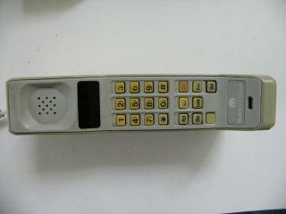 Vintage Motorola Classic Brick Cell Phone Cellular Collectible - Metrocel