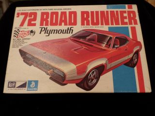 Vintage Mpc 1972 Plymouth Road - Runner 1/25th Model Car Box And Parts