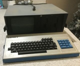 Vintage Kaypro Ii 2 Portable Computer W/ Keyboard Powers On
