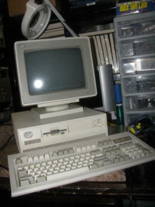 Vintage Ibm Personal Computer Ps/2 Model 50 / 8550 & 8503001 Monitor& M Keyboard