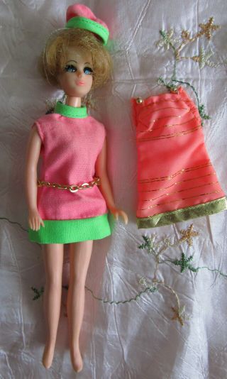 Vintage 1970s Topper Dawn Friend Jessica With Two Dresses And Hat