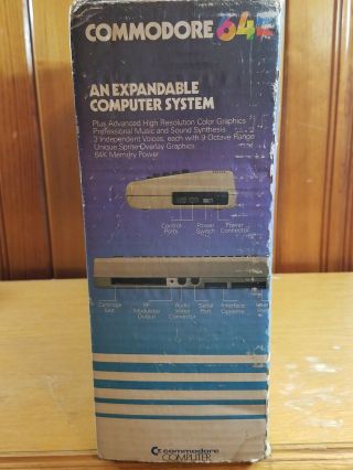 Vintage COMMODORE 64 COMPUTER W/ Box,  Powers Up 2
