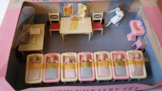 Nmib Renwal Hospital Nursery Set Vhtf Vintage Plastic Dollhouse Furniture 1:16