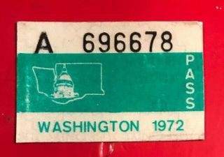 1972 Washington Passenger Vehicle License Plate Tag.  Pass Wa