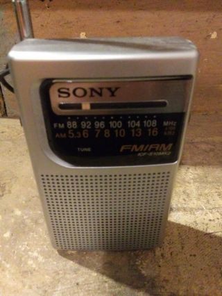 Vintage Sony 1cf - S70mk2 Am Fm Pocket Radio