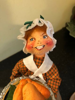 Vintage Annalee Doll Holiday Pilgrim Thanksgiving Girl With Pumpkin Pie 10 "