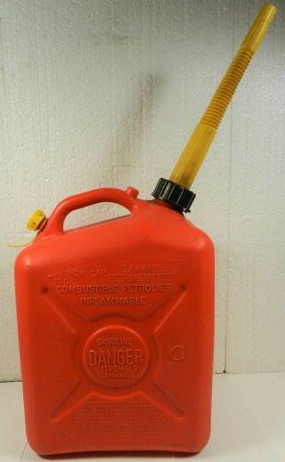Vtg Red Plastic Gas Can Scepter Pre Ban 2 1/2 Gallon Vented Jerry Model J10