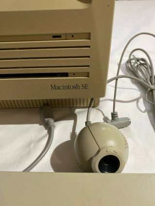 Apple Macintosh SE Model M5011 with Keyboard 2 - Mouses & Web Cam 2